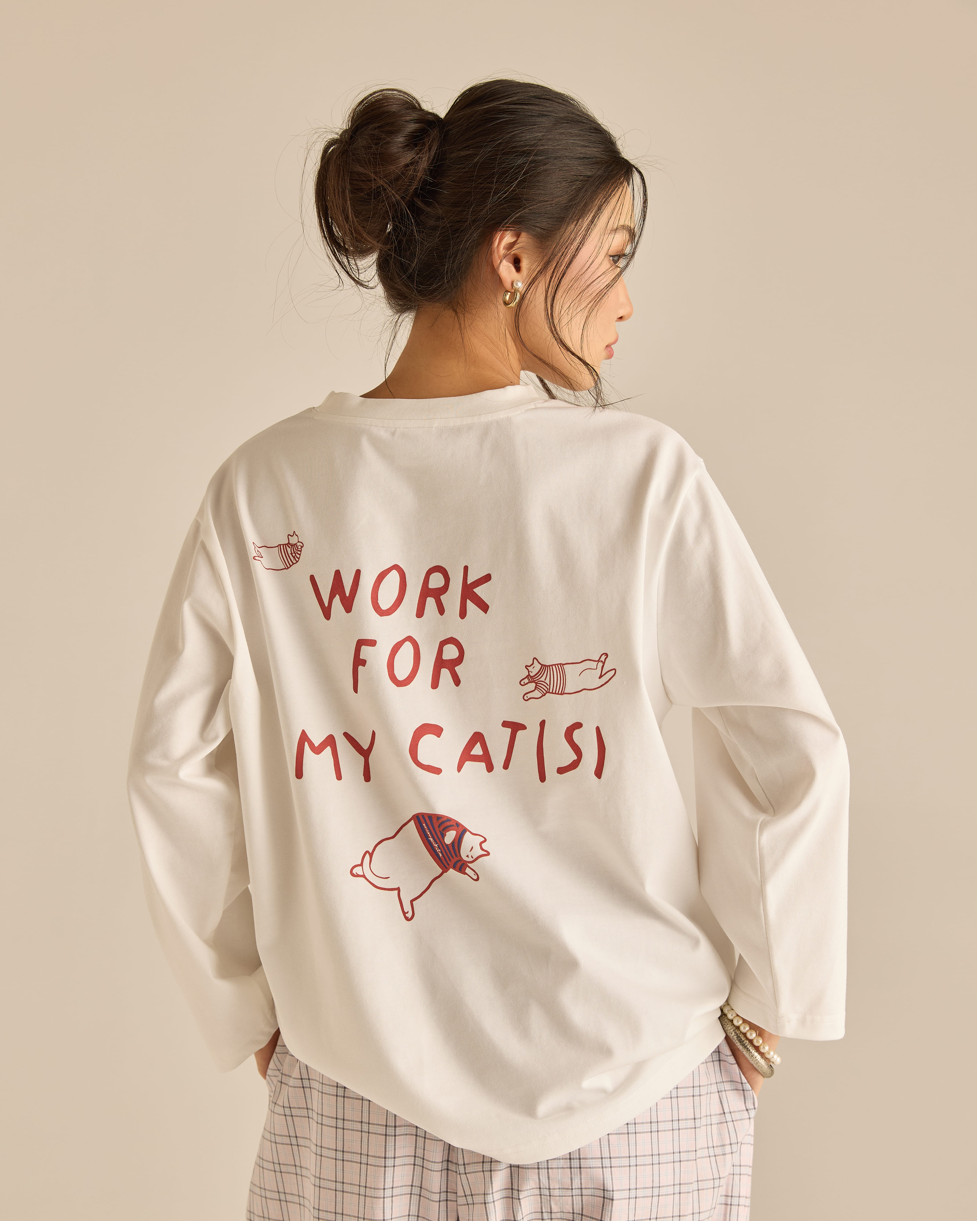 Catmom Off White Long Sleeve T-Shirt