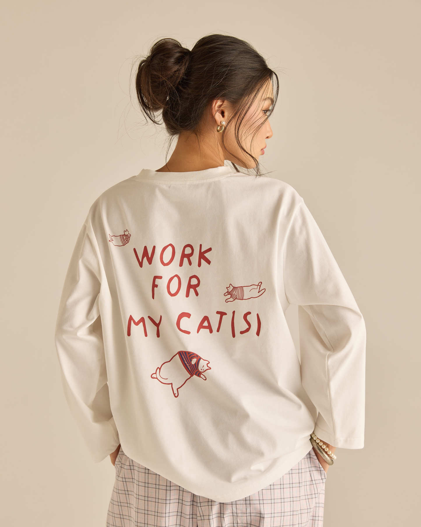 Catmom Off White Long Sleeve T-Shirt