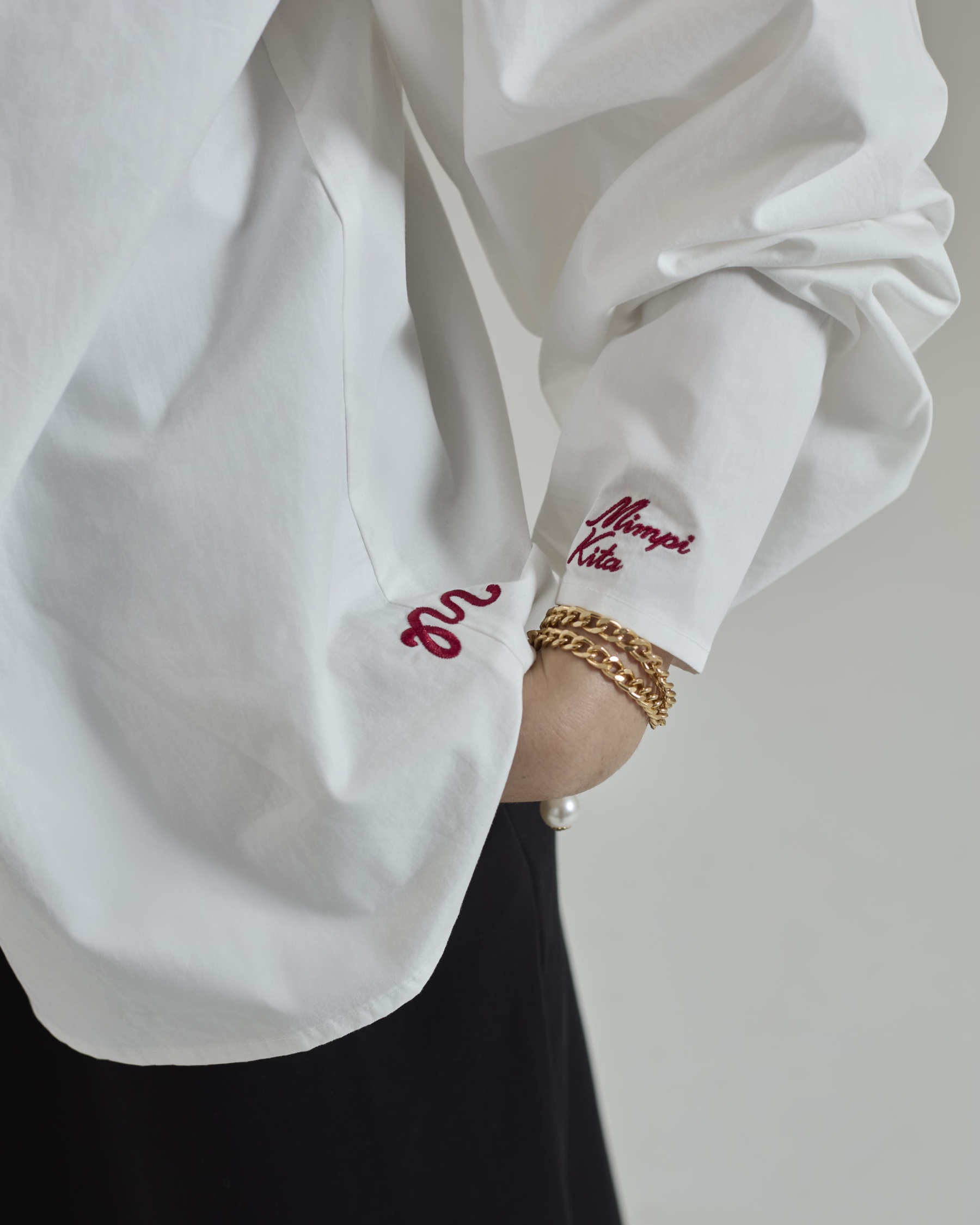 Emily Off White Solid Puff Sleeves Shirt