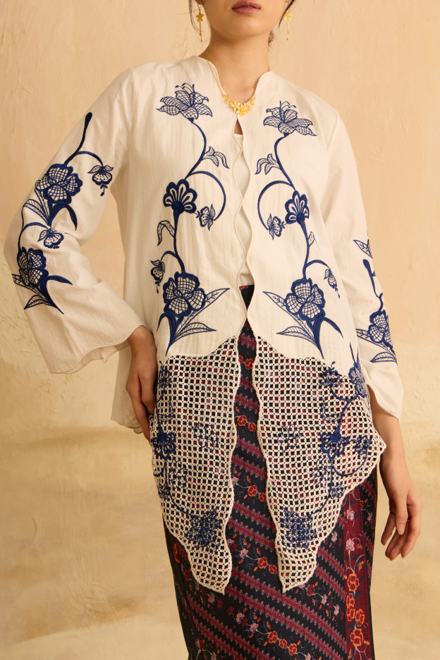 Sekarwati White Embroidered Kebaya Set