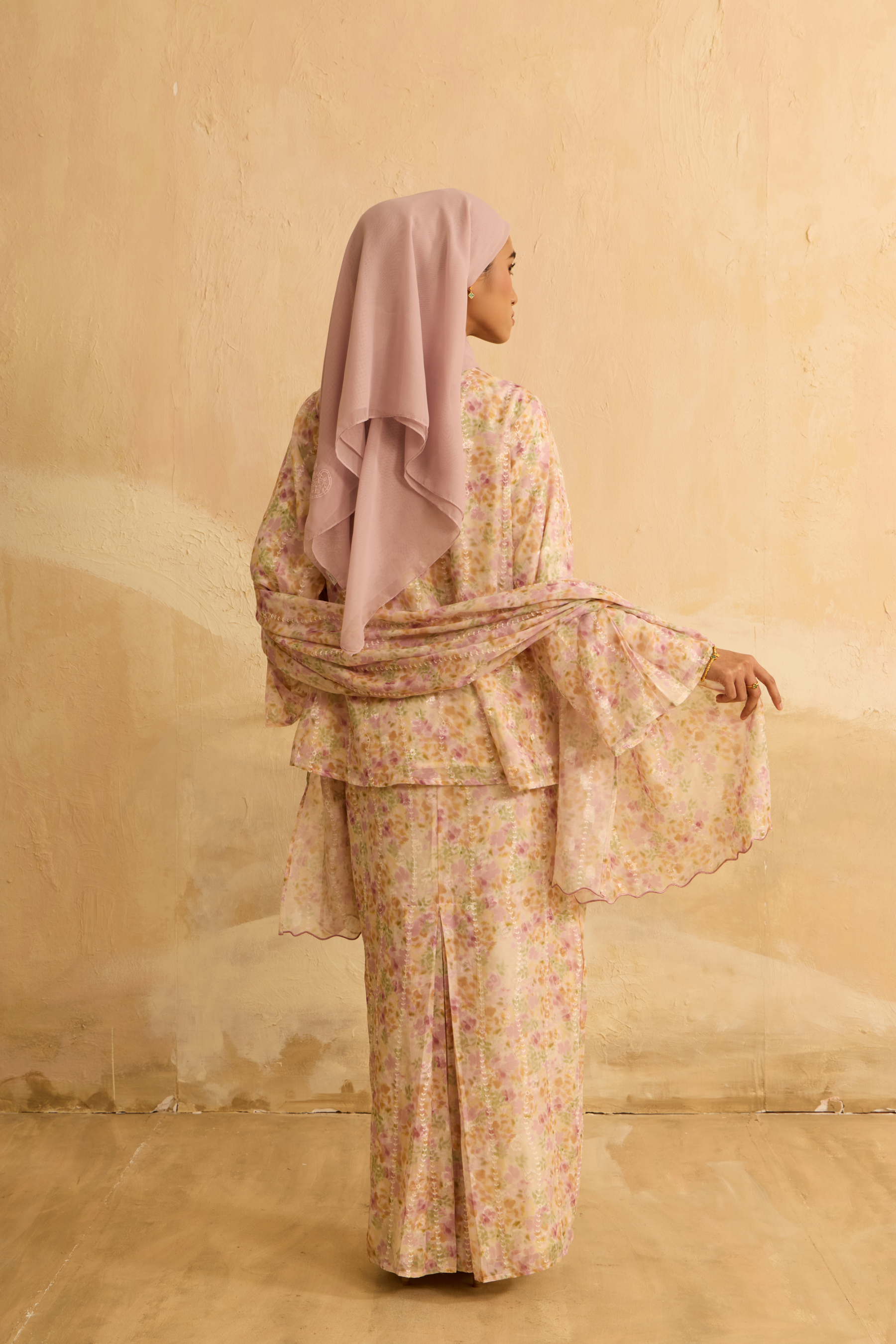Inara Peach Flora Lace Kurung Set