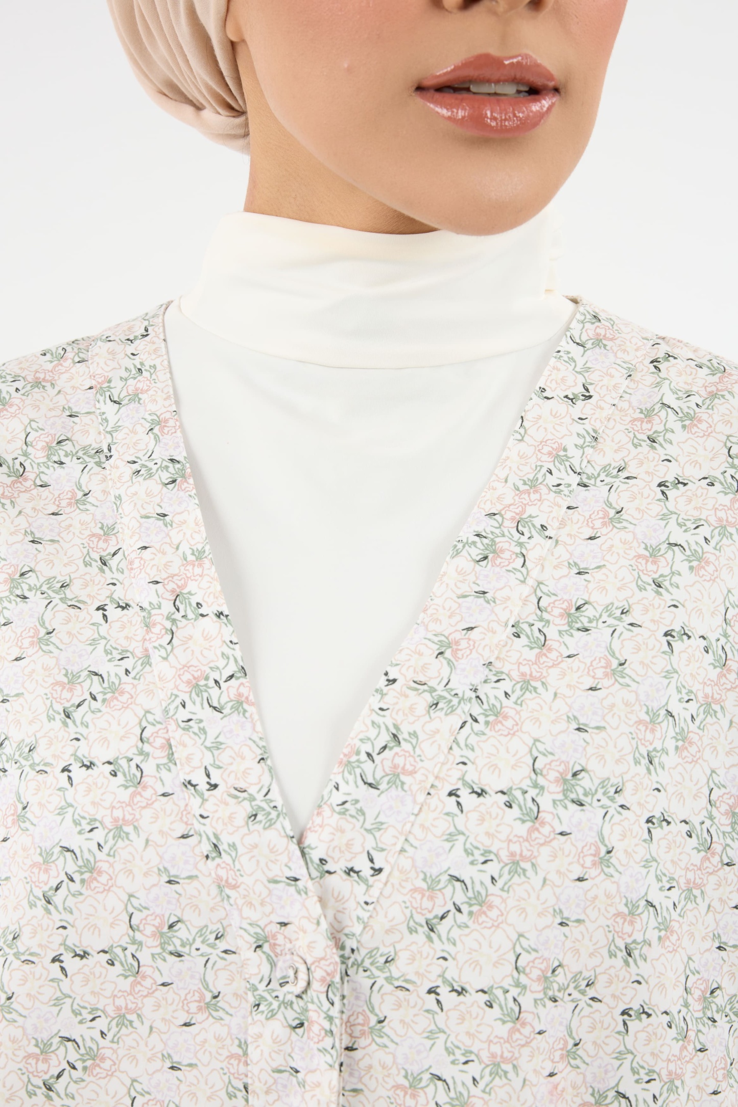 Mekar V-Neck Off-White Button Shirt