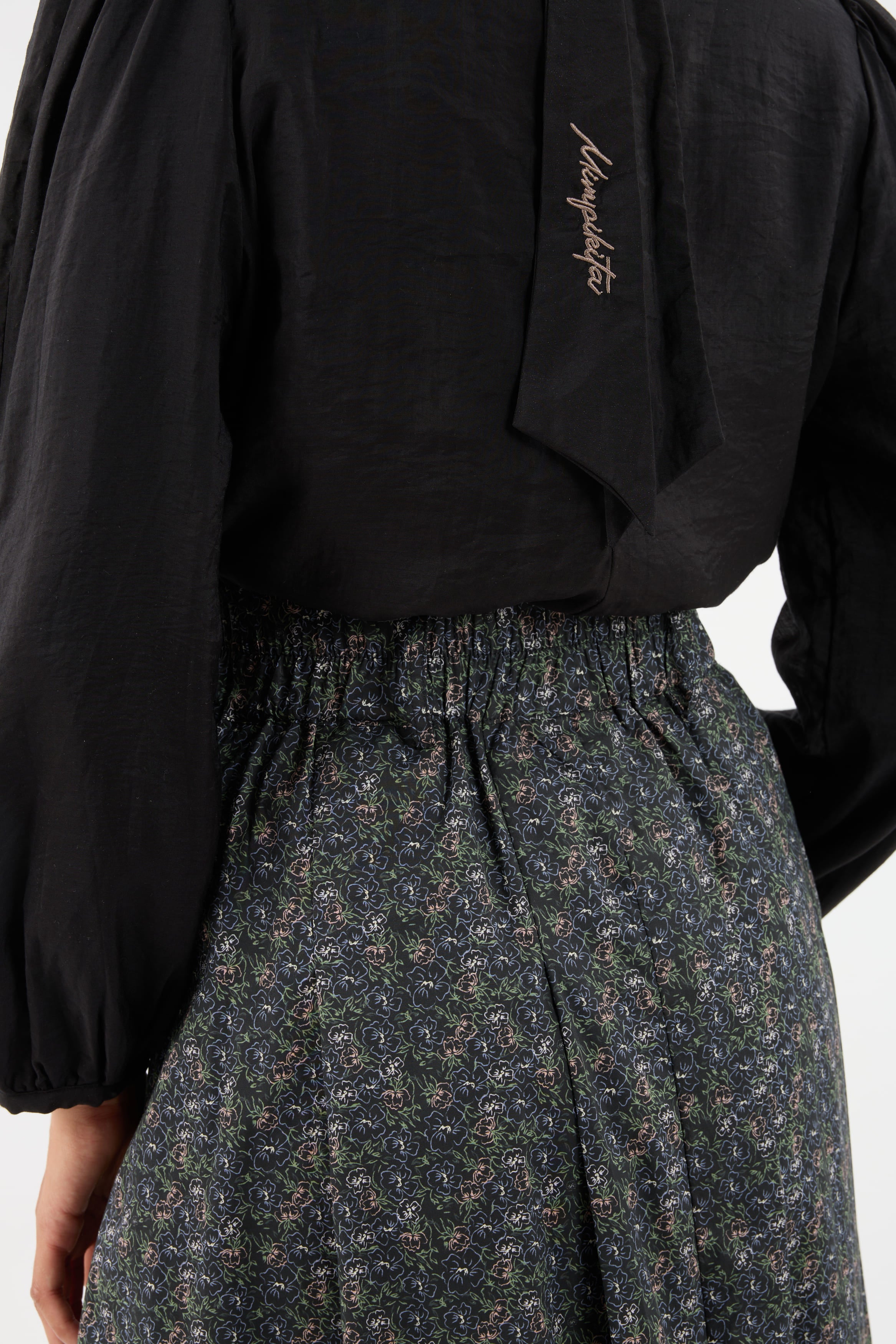 Mekar Black Pleated Skirt