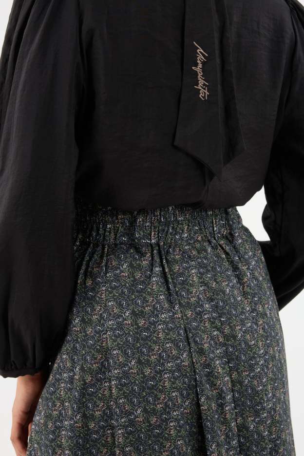 Mekar Black Pleated Skirt