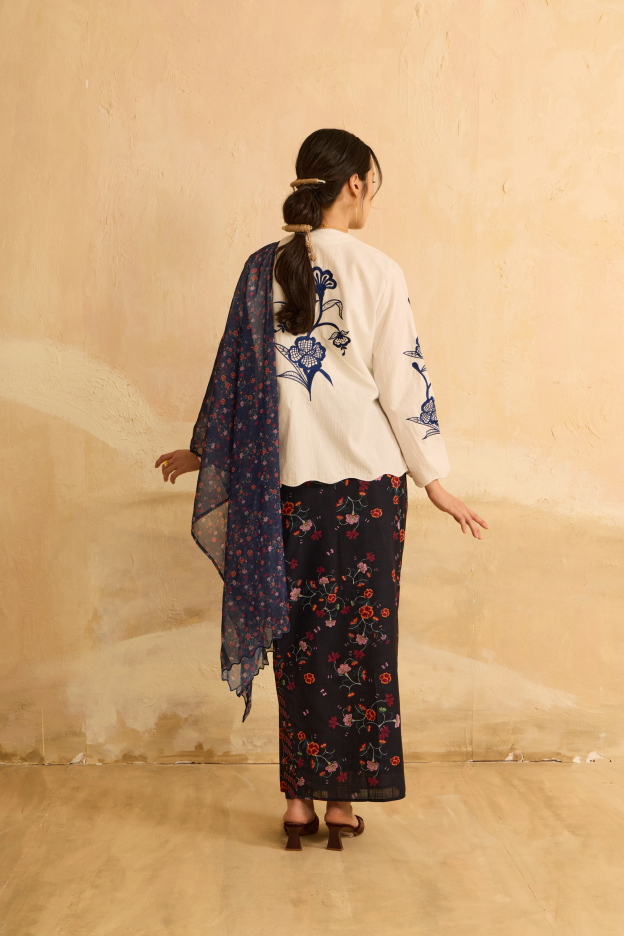 Sekarwati White Embroidered Kebaya Set