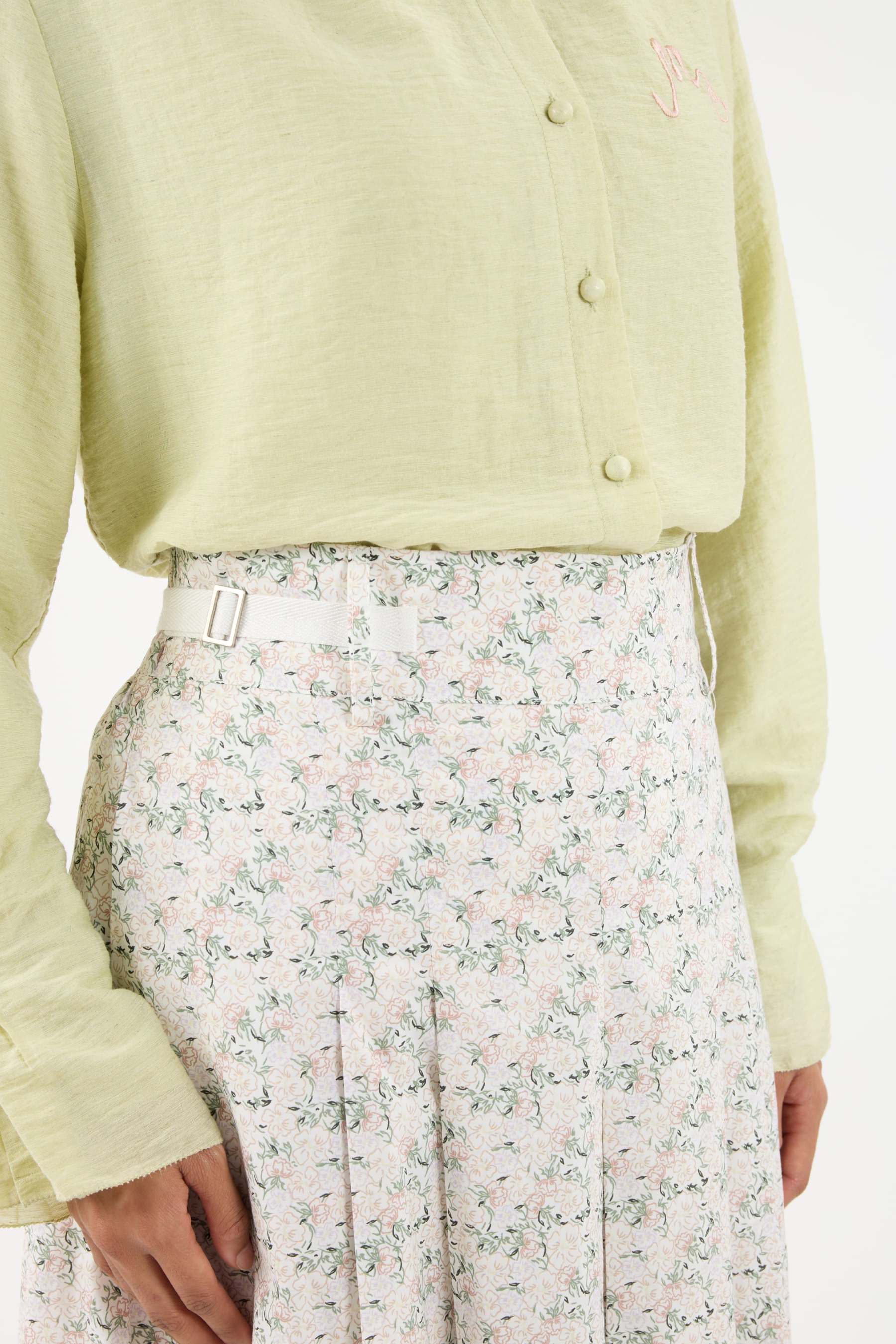 Mekar Off-White Pleated Skirt
