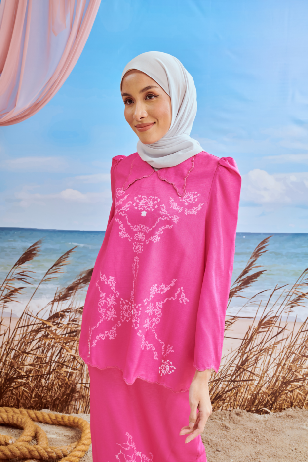 Arianna Fuchsia Collared Baju Kurung