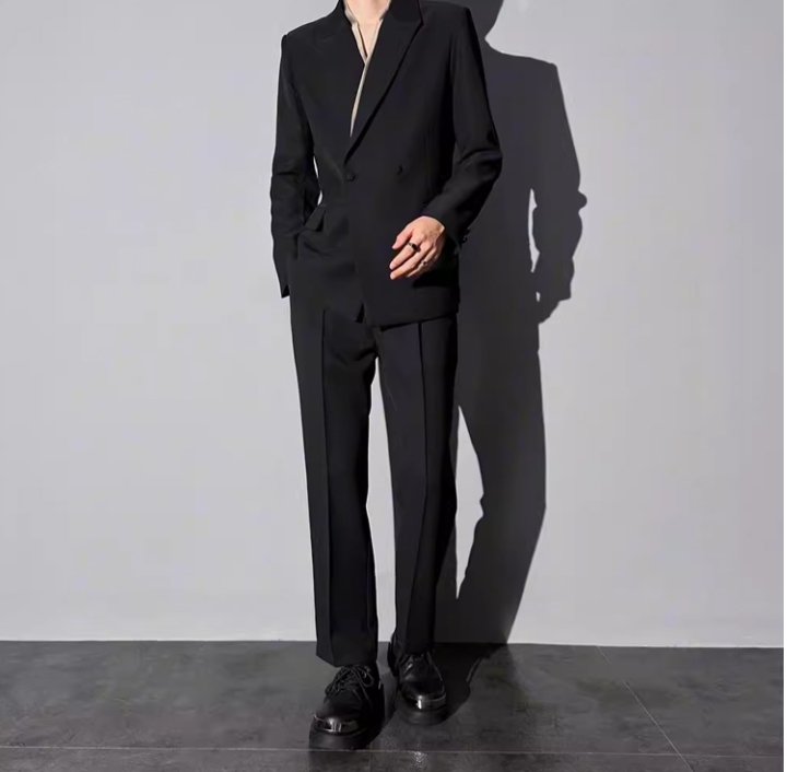 男性用スーツ