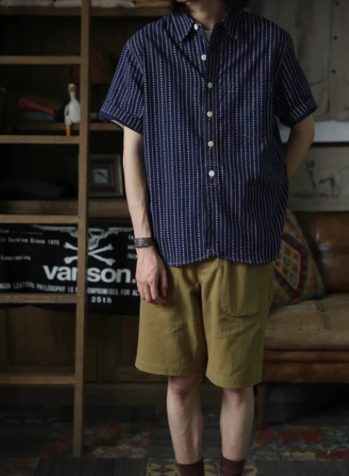 シャツ