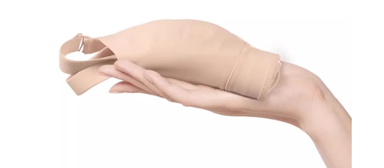 ブラジャー