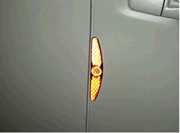保護ストリップ