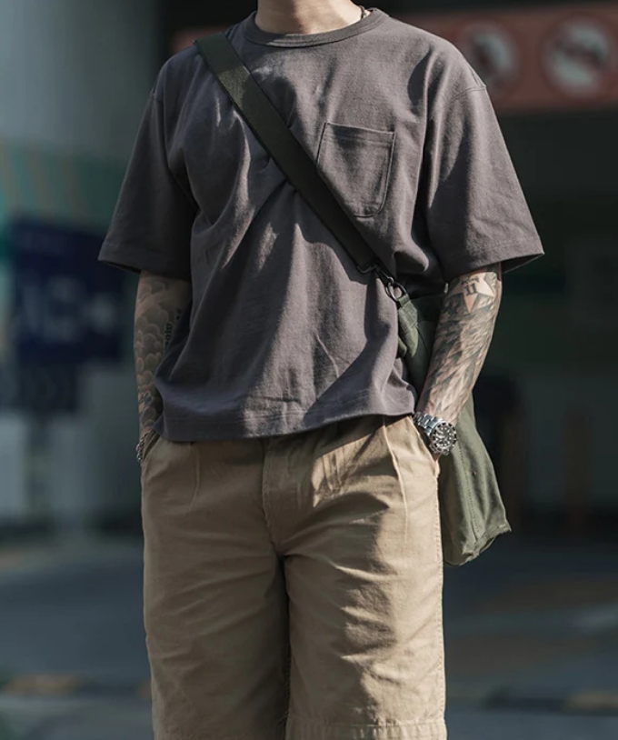 Tシャツ