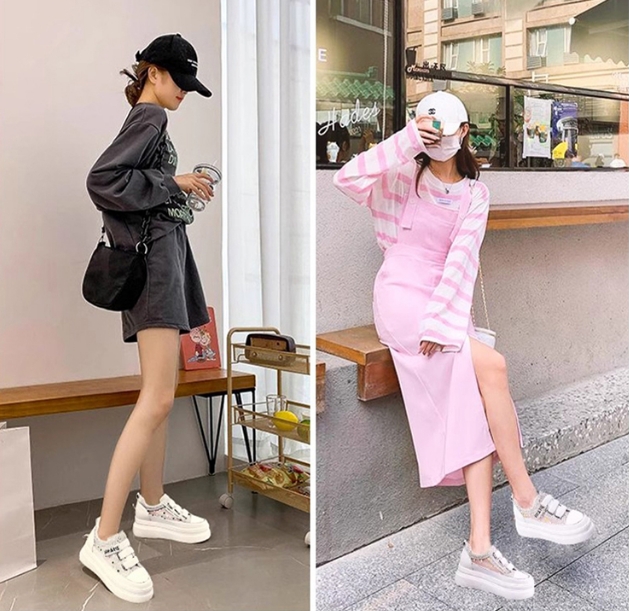 女性用小さな白い靴