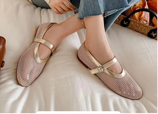 テニスシューズ