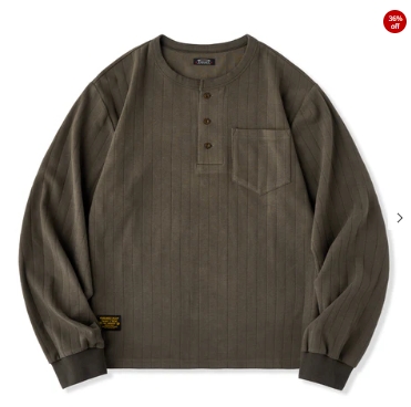 に服を着せる