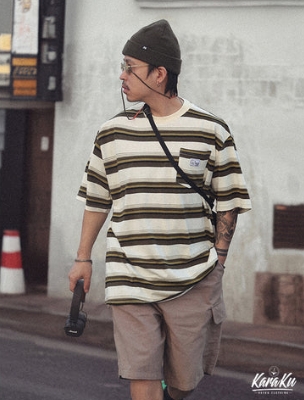 に服を着せる