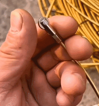 糸通し機