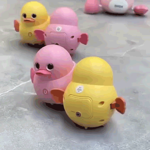 アヒルのハイハイおもちゃ