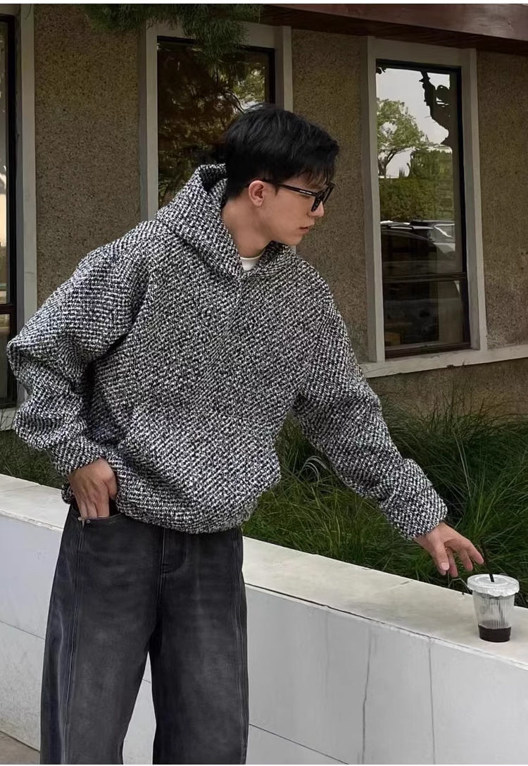 フード付きスウェットシャツ