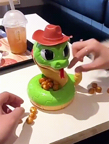 ヘビのおもちゃ