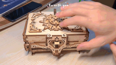木製アンティークアクセサリーボックス