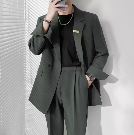 スーツ着