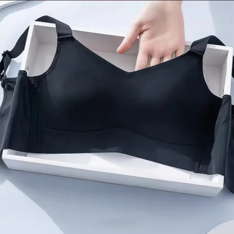 ブラジャー