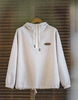 に服を着せる
