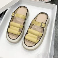 ビーチサンダル