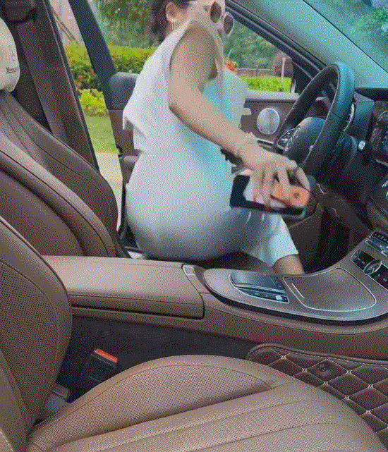 自動車収納タンク