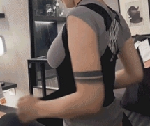 背中のブレース