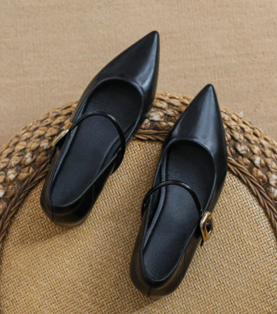 メアリー・ジーンの靴