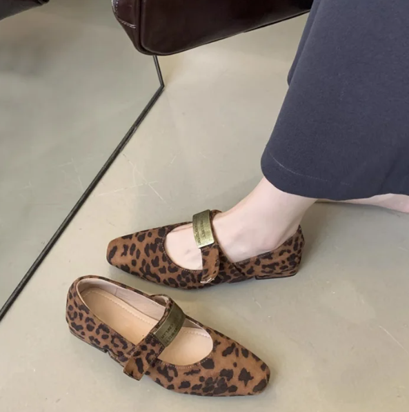 シングルシューズ