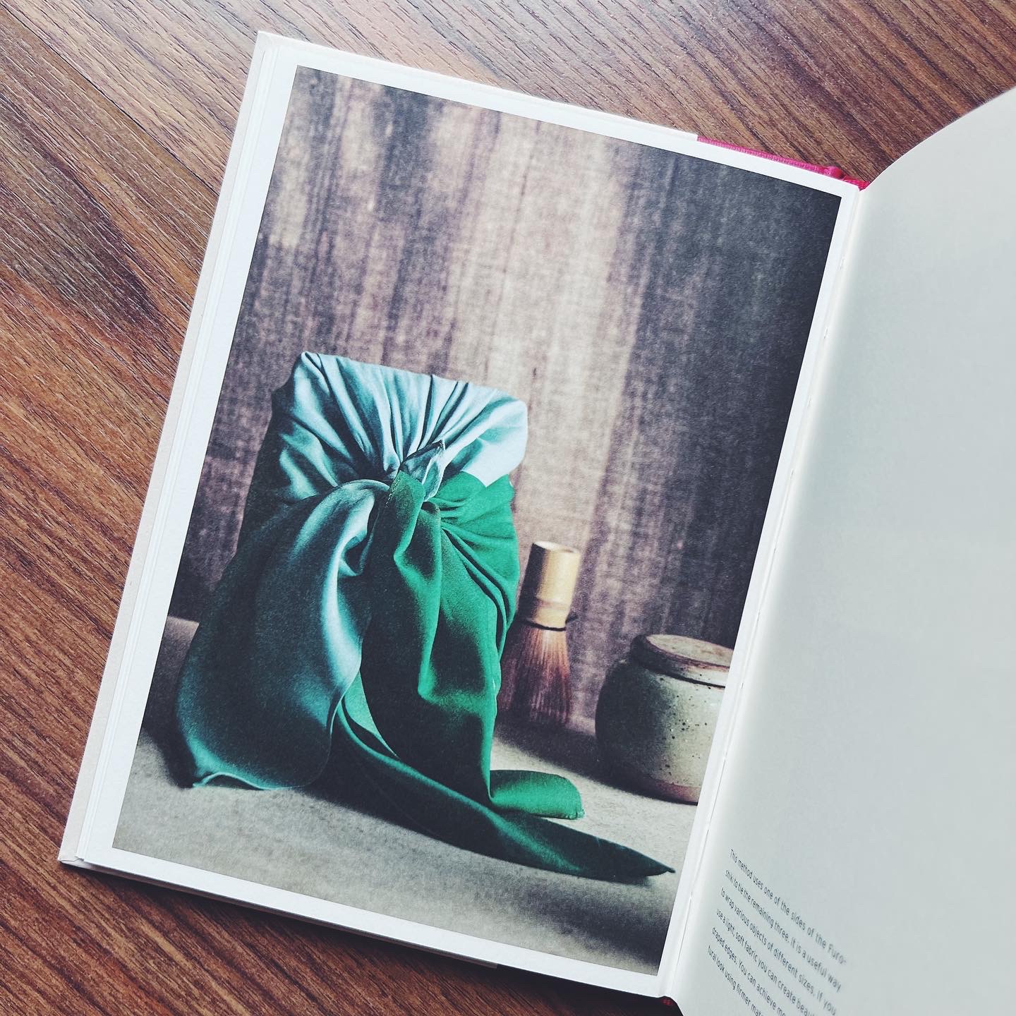 Furoshiki : And the Japanese Art of Gift Wrapping