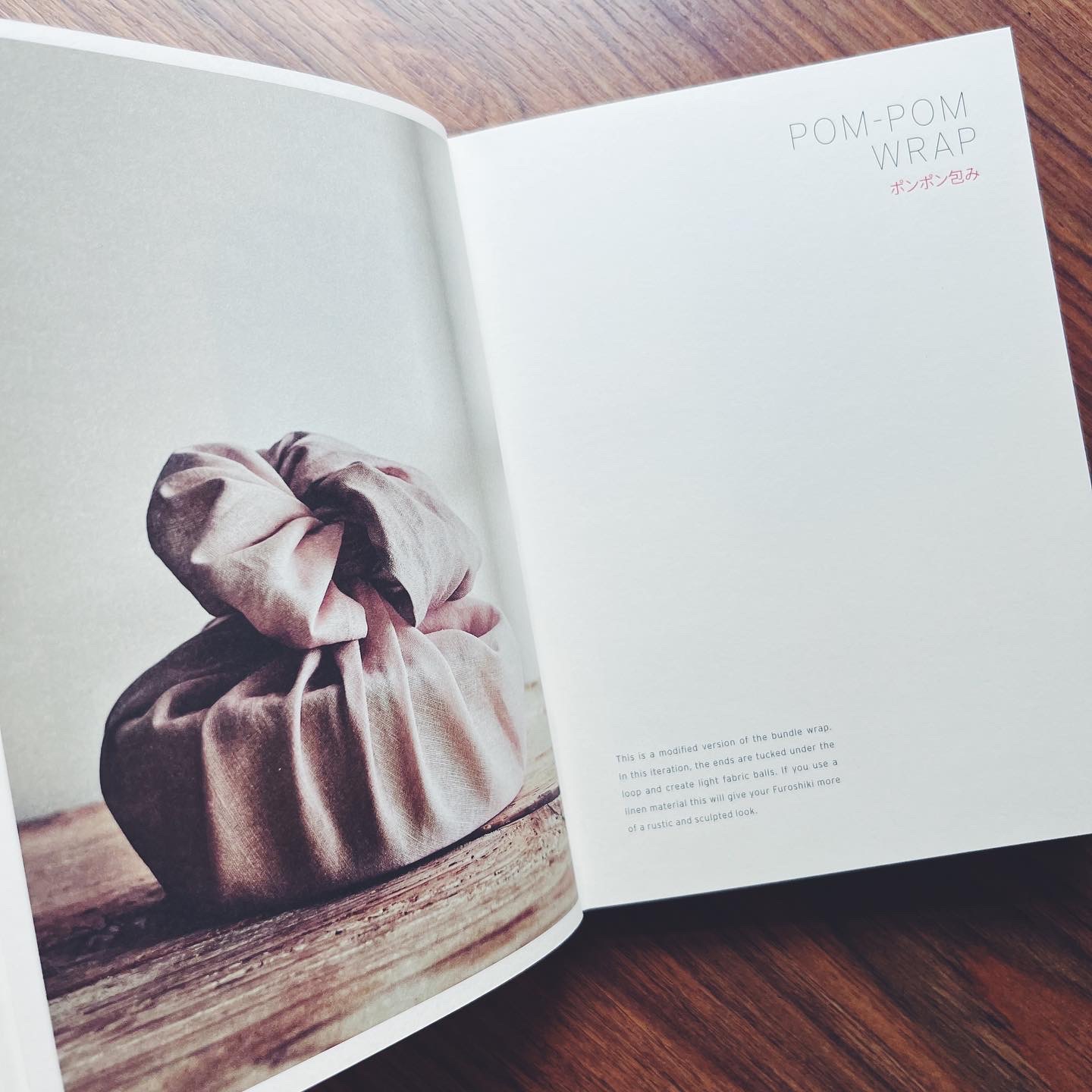 Furoshiki : And the Japanese Art of Gift Wrapping