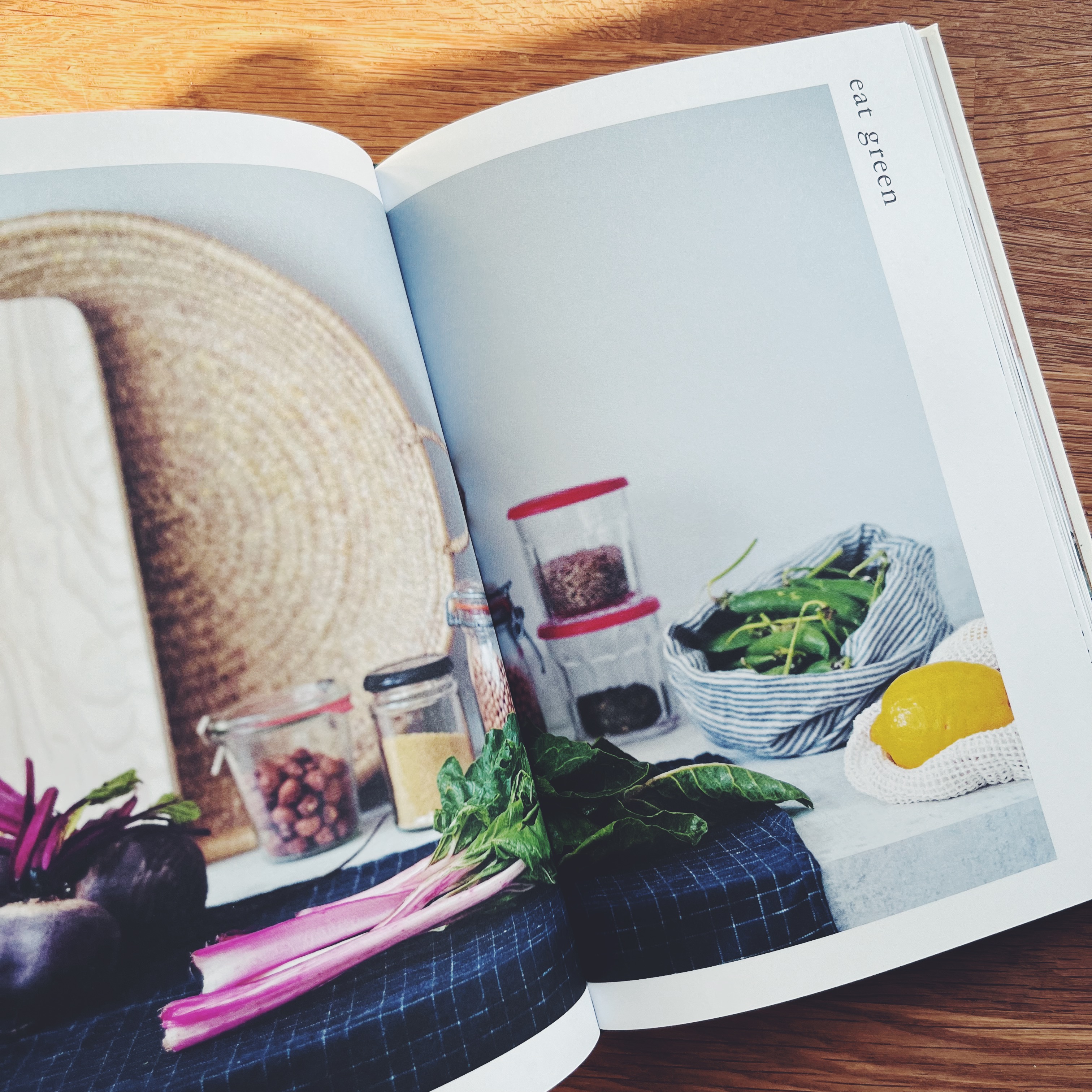 Green Living : A Sustainable Guide to a More Intentional Life