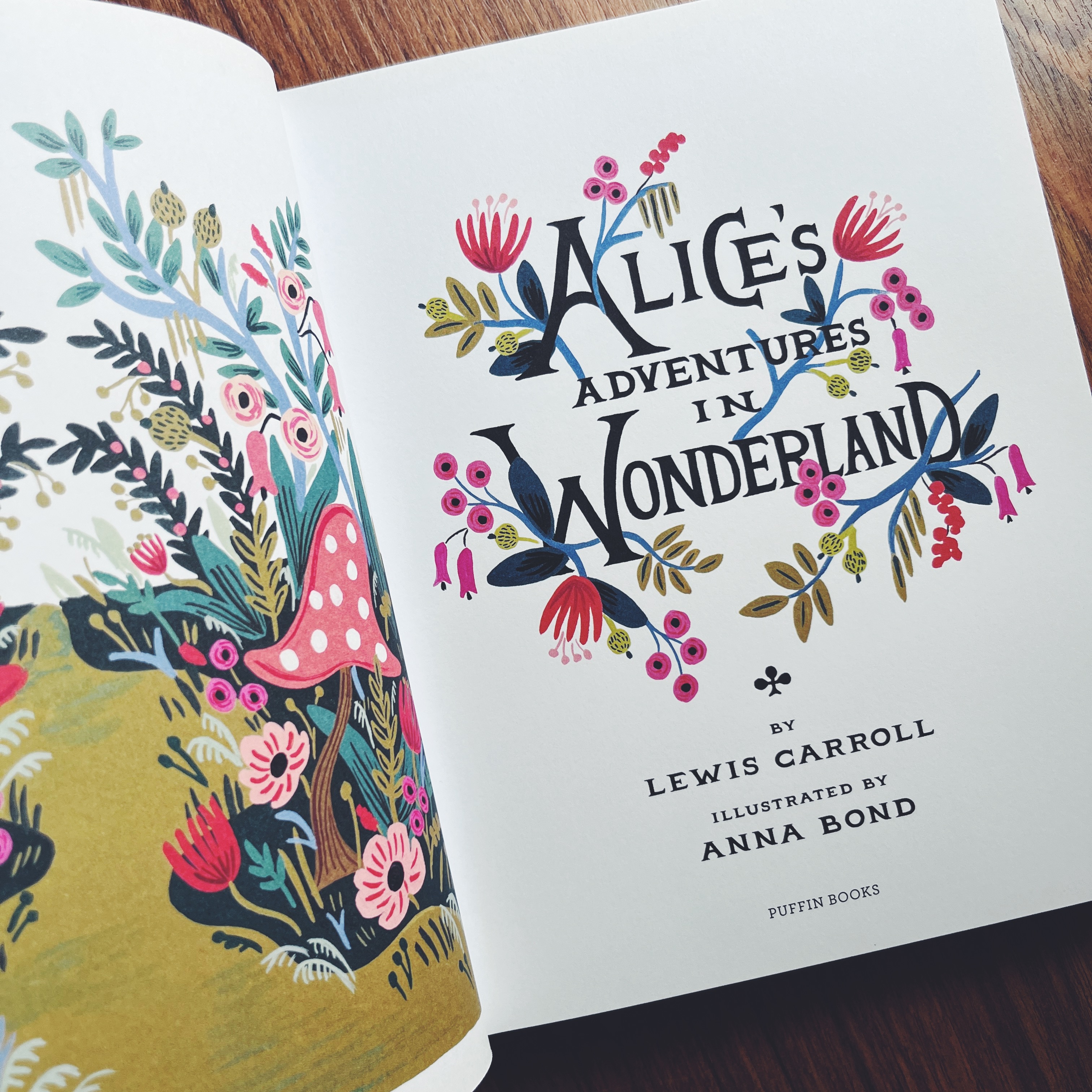 Alice's Adventures in Wonderland (Lewis Carroll)