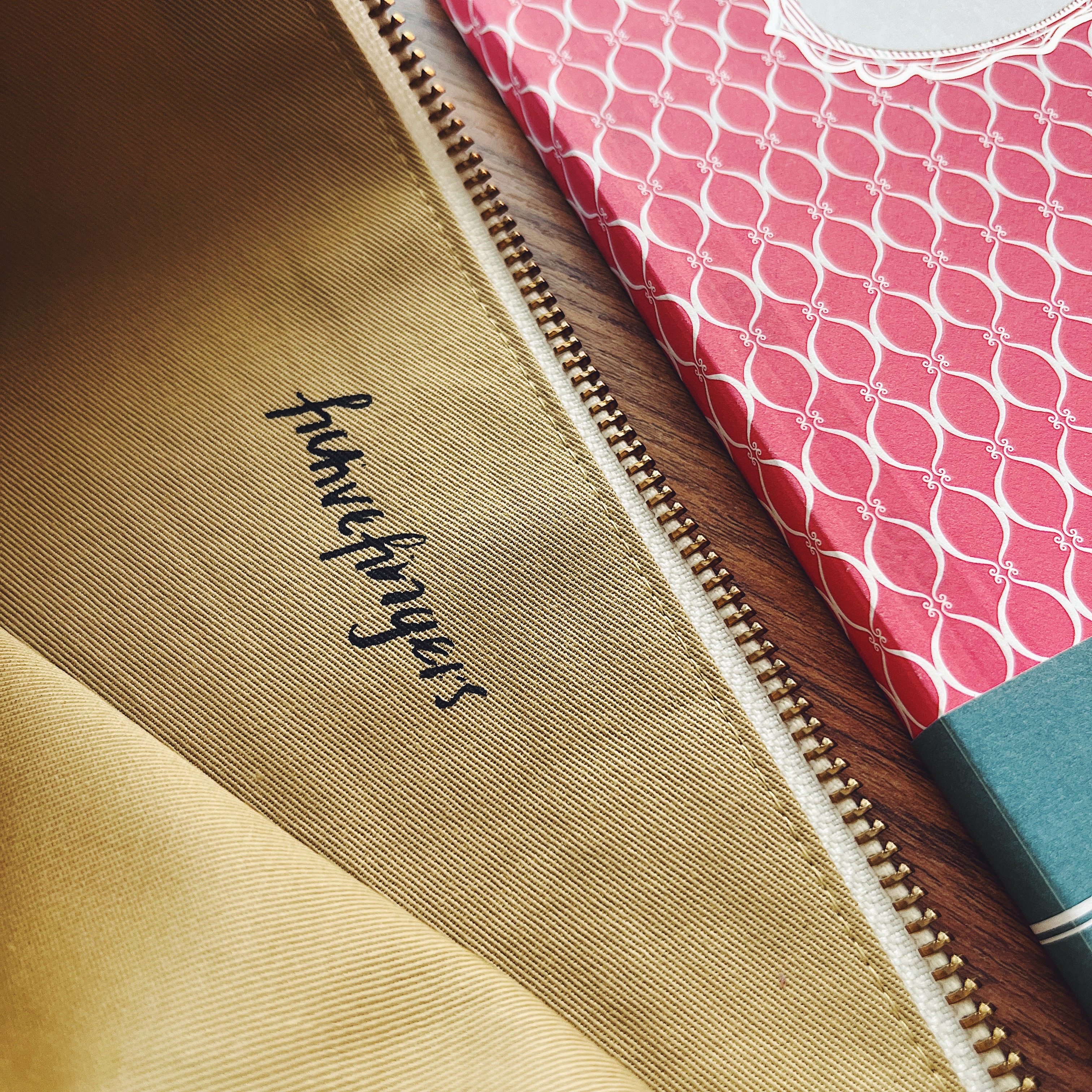 Signature Pouch - Natural / Raspberry Knots