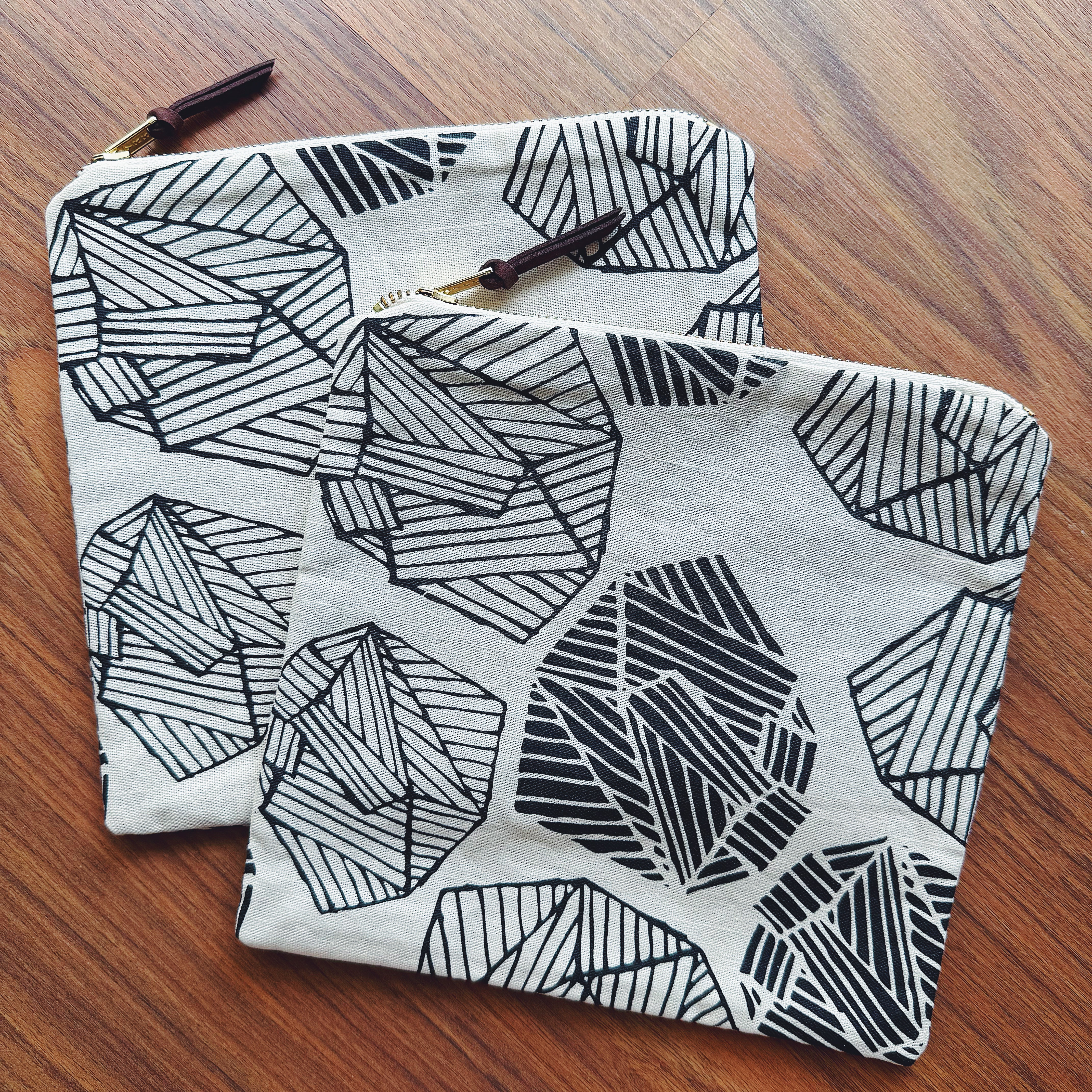 Fictive Fingers - Square Pouch (Natural/Black Raga)