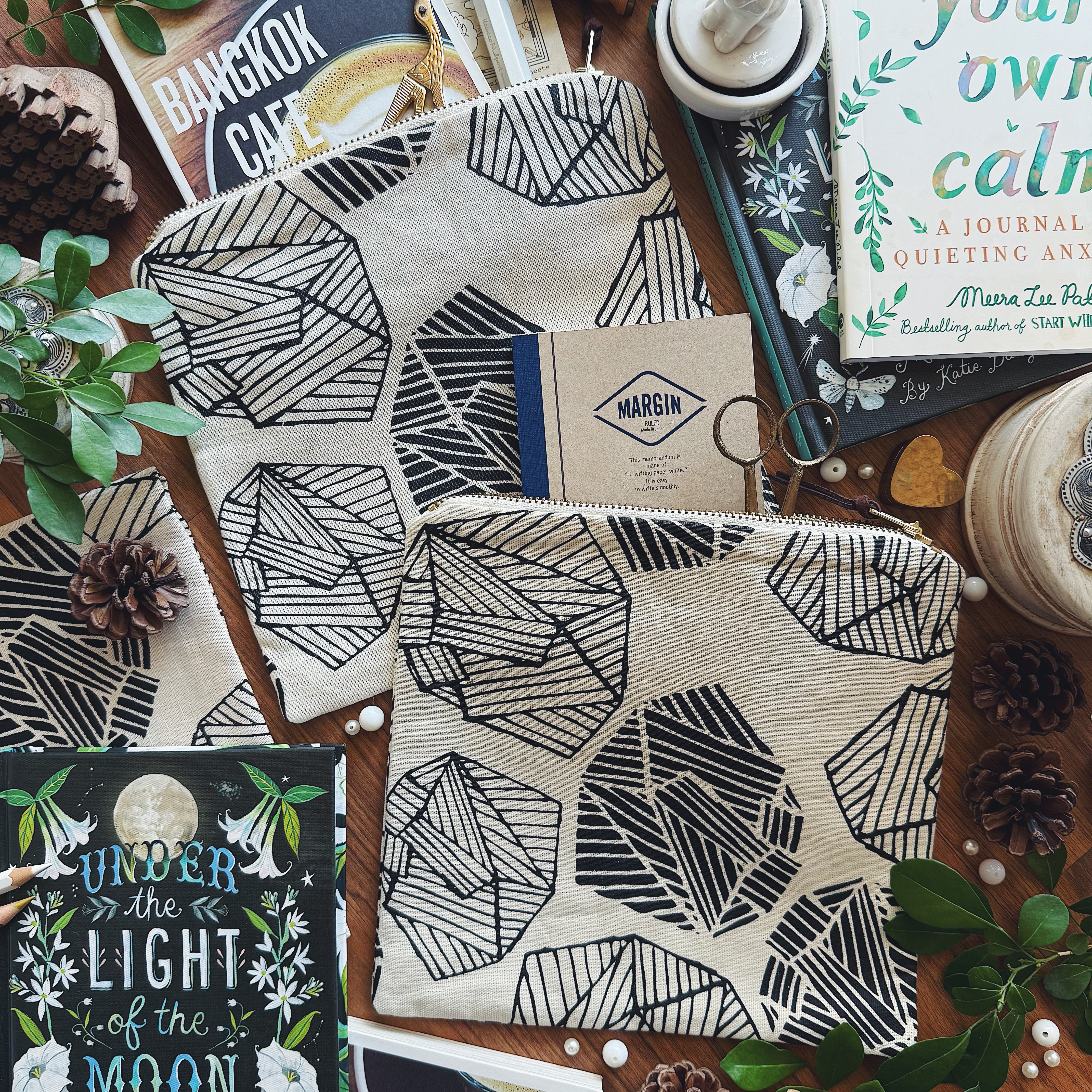 Fictive Fingers - Square Pouch (Natural/Black Raga)