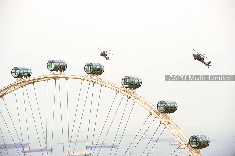Apache Helicopters Above the Singapore Flyer 2009-My Sg Memories