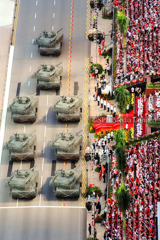 The SAF's Leopard 2A4 Tanks in the Parade 2010-My Sg Memories