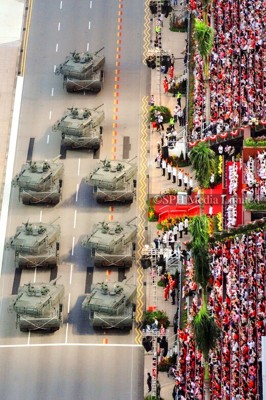 The SAF's Leopard 2A4 Tanks in the Parade 2010-My Sg Memories
