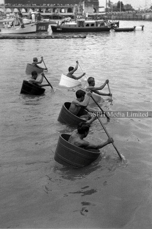 Tub Racing in the Singapore River 1959-My Sg Memories
