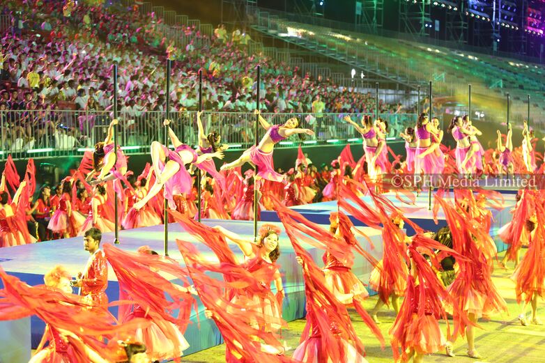 Pole Dance in Chingay Style 2016-My Sg Memories