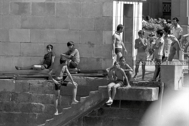 Swimming in the Singapore River 1971-My Sg Memories