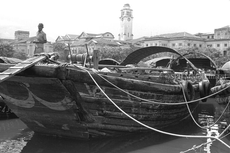 Derelict Tongkang at the Singapore River 1975-My Sg Memories