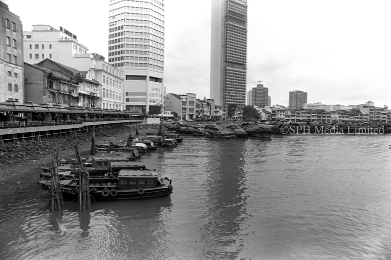 Boats and Sampans at the Singapore River 1976-My Sg Memories