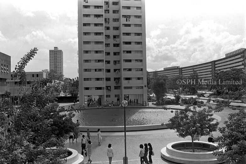 Fountain in Front of Toa Payoh Library 1980-My Sg Memories