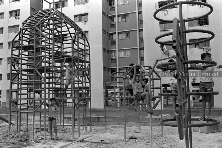 HDB Playground at Clementi 1980-My Sg Memories